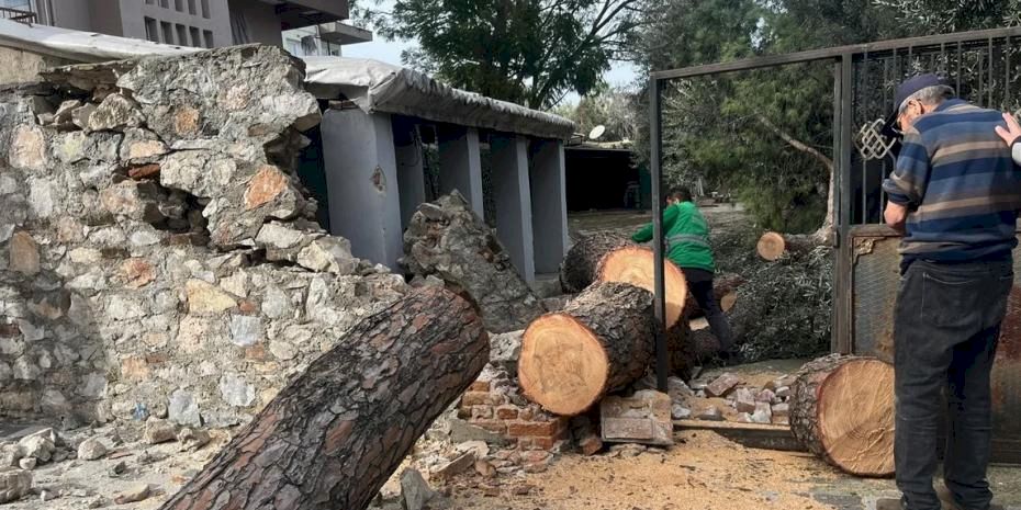 Muğla Milas'ta şiddetli fırtına sonrası anında müdahale