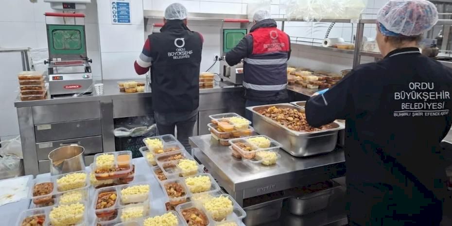 Ordu Büyükşehir’den 19 ilçede gönül sofrası