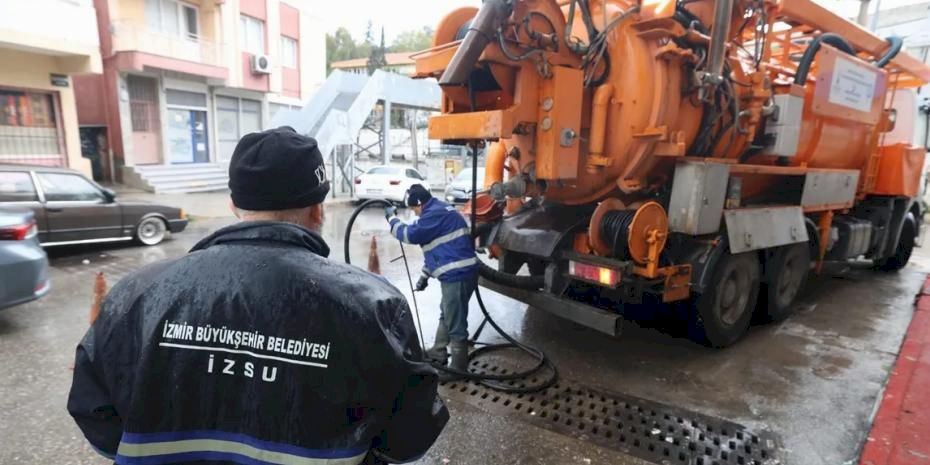 İzmir’de kuvvetli yağış ve fırtına alarmı