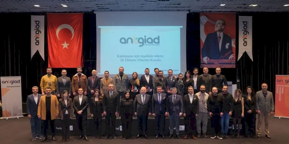 ANTGİAD Toplantısında Küresel Belirsizlik ve Aile Anayasası Vurgusu: “Hazırlıksızlık En Büyük Risk”