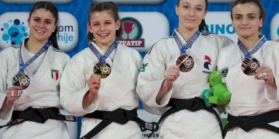 Kağıtspor’dan madalya yağmuru