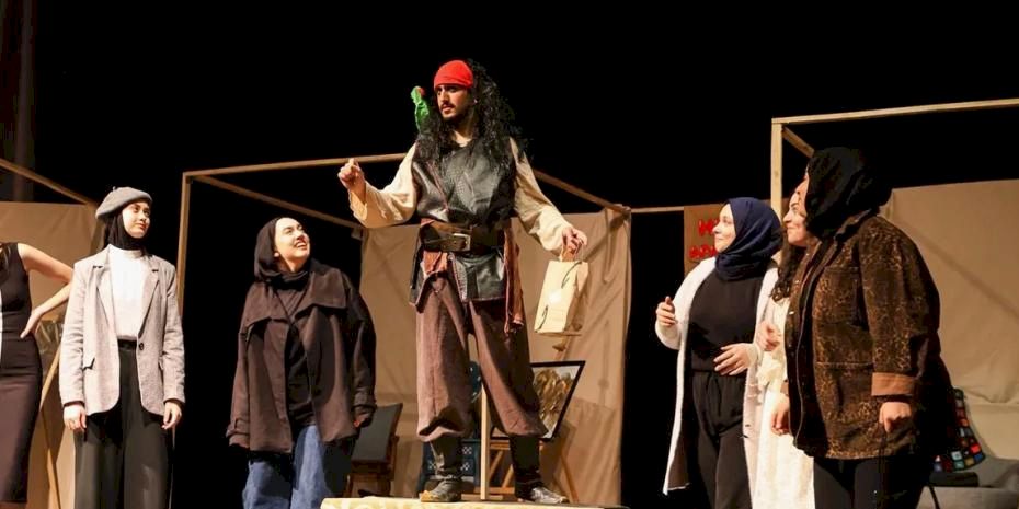 Konya’da Retro Tiyatro Topluluğu’ndan esprili ve etkileyici performans