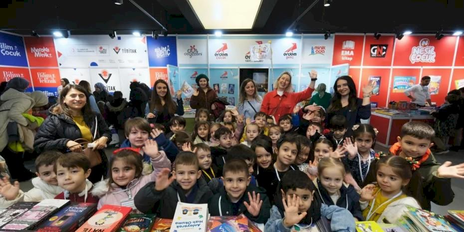 Sakarya Çocuk Edebiyat Fuarı tarihe geçti