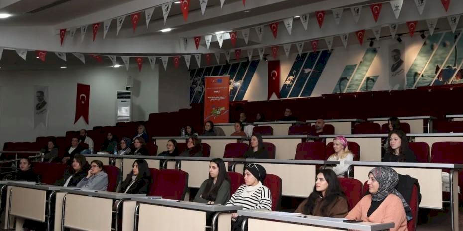 İzmir Çiğli’de istihdam garantili kurslara yoğun ilgi