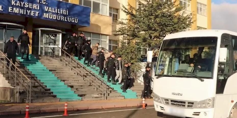 Kayseri'de FETÖ'ye 54 tutuklama