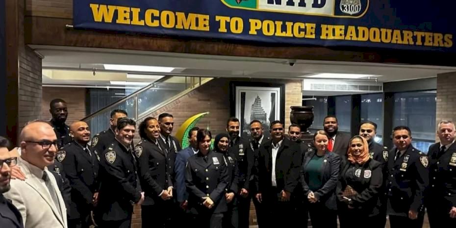 New York Polis Teşkilatı’nda Ramazan hilali yakıldı