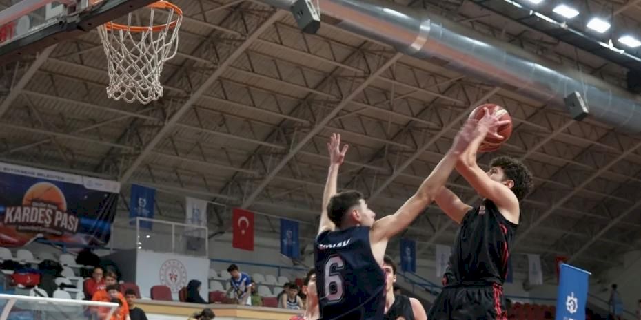 Kocaeli'de en güzel paslar kardeşliğe atıldı