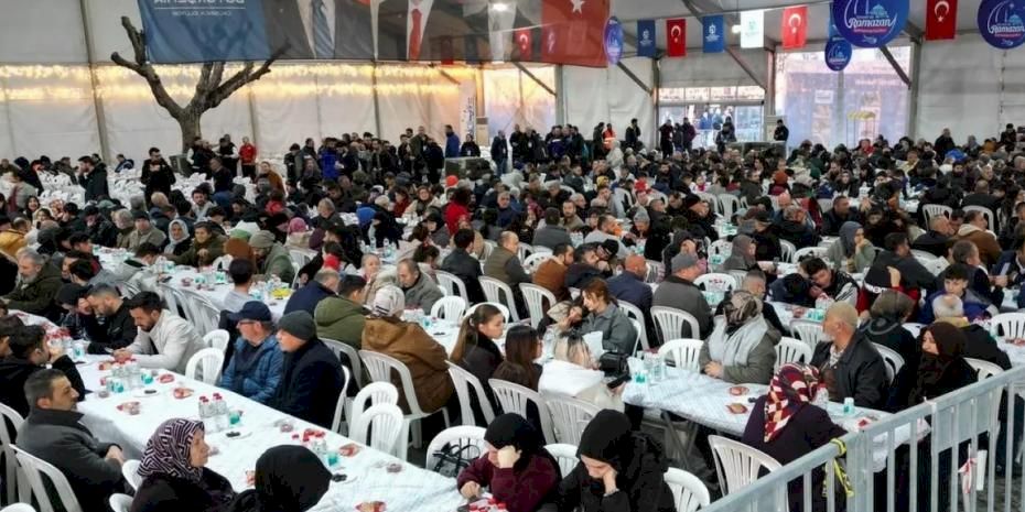 Kocaeli Gebze’de ilk İftar binlerce vatandaşla paylaşıldı