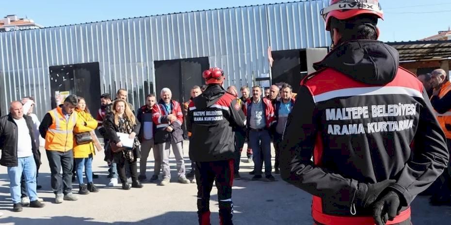 Maltepe'de belediye personeline yangın farkındalık eğitimi
