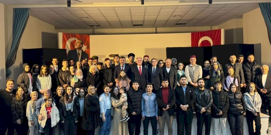 Trabzon’da “Muhacirlik” oyunu büyük ilgi gördü