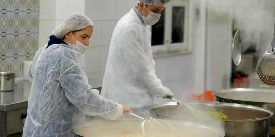 Antalya Muratpaşa’da Ramazan bereketi paylaşıldı