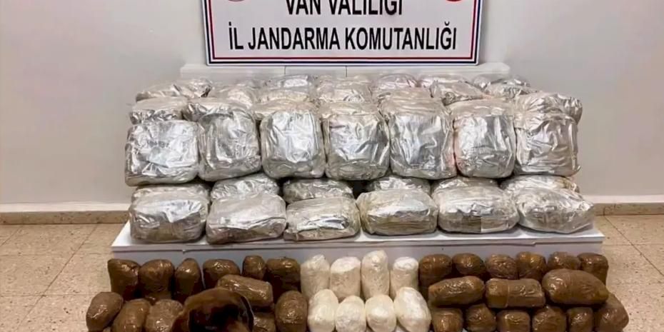 Van ve Hakkari’de 406 kilogram uyuşturucu ele geçirildi
