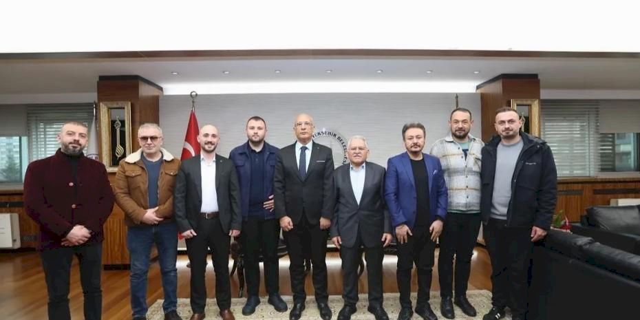 Memduh Büyükkılıç'a ziyaretçi akını