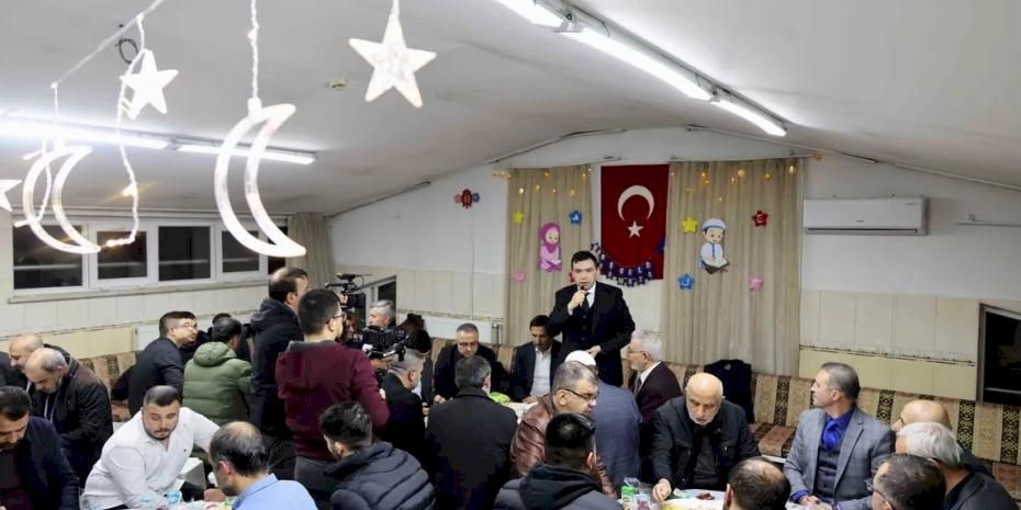 Başkan Kılca iftar ve teravihte vatandaşlarla buluştu