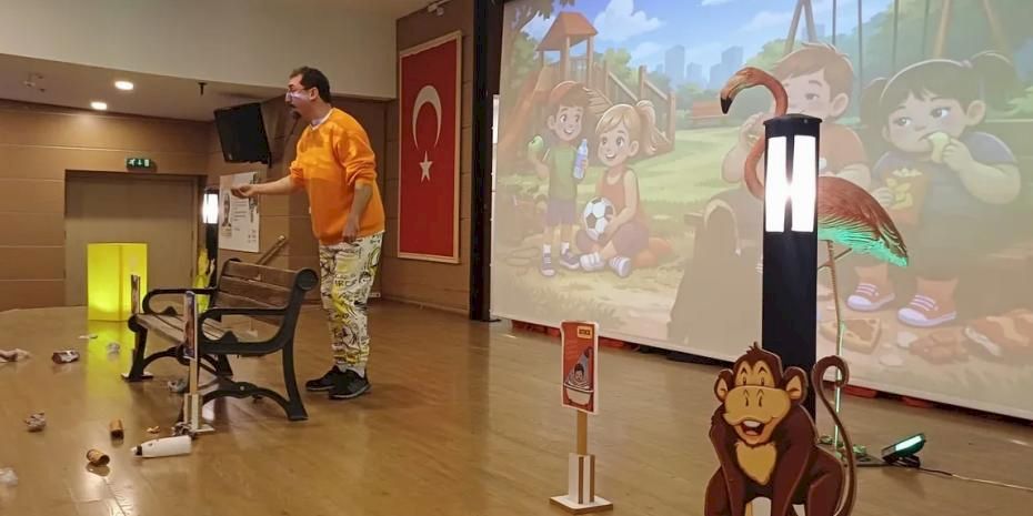 İzmir Çiğlili minikler mikroplara karşı sahneye çıktı