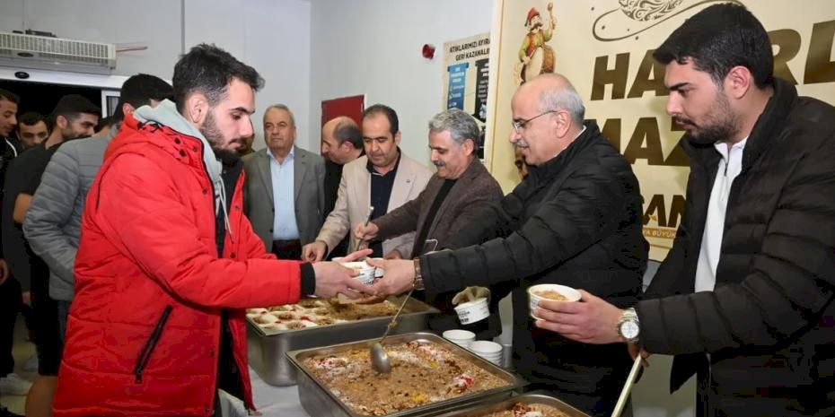 Malatya'da Başkan Er, öğrencilere gençlik yatırımlarını tanıttı