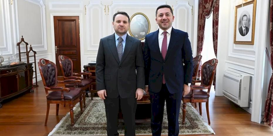 Nevşehirli Adalet Bakanı'na hemşehrisinden ziyaret