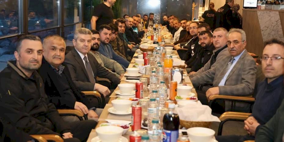 Artvin'de Vali Ergün, İl Özel İdaresi iftarında personeliyle  buluştu