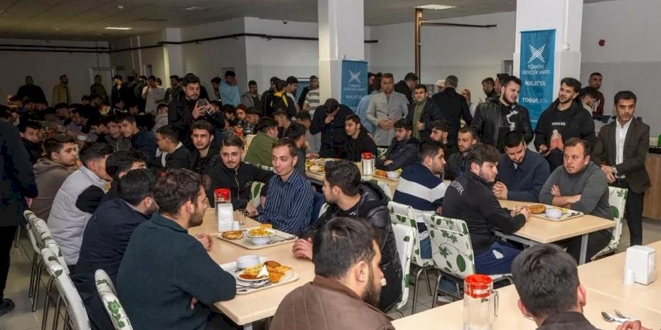 Başkan Sami Er’den öğrencilere ulaşım ve gençlik müjdeleri