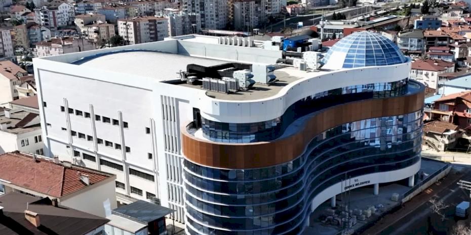 Kocaeli'de Derince Belediyesi yeni hizmet binası tamamlanıyor