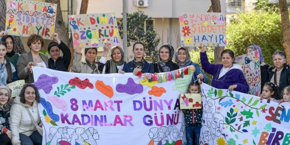 İzmir’de 8 Mart dayanışma noktaları kadınlarla buluştu