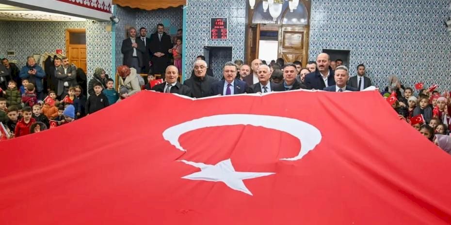 Trabzon’da Başkan Genç ve çocuklar şehit Eren Bülbül’ü unutmadı