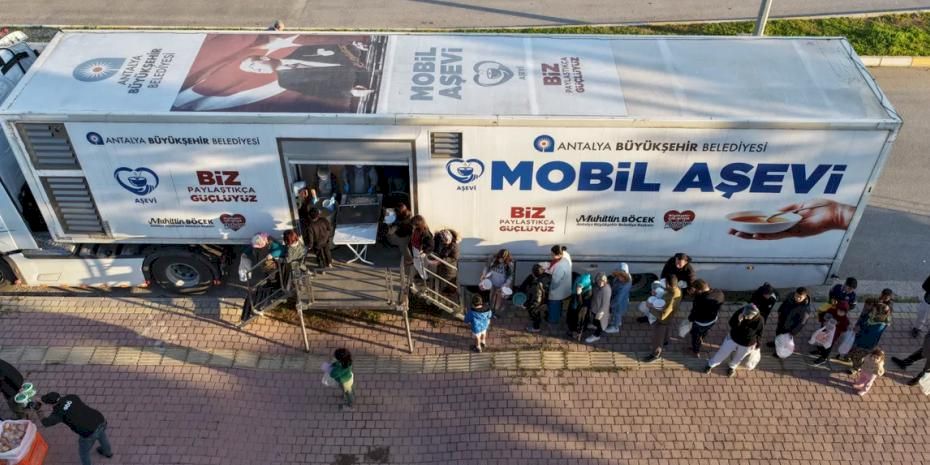 Antalya'da Mobil Aşevi Ramazan’da mahallelere ulaşıyor