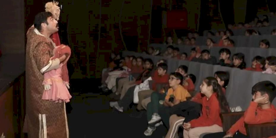 ‘Bilge Hekim Lokman’ Mersin'de gençlerle buluştu