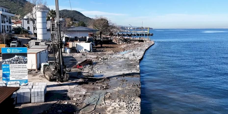 Kocaeli’de Ulaşlı sahili dalga kırıcıyla güçleniyor