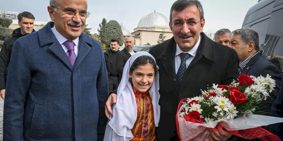 Cumhurbaşkanı Yardımcısı Cevdet Yılmaz'dan Malatya'ya tebrik