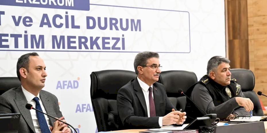 Erzurum’da yoğun kar: Bin 167 mahalle yolu kapalı