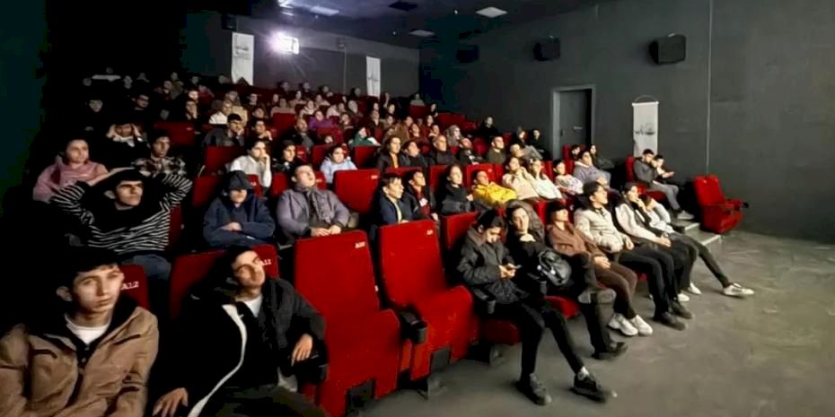 Özel gereksinimli bireyler bu kez sinemada buluştu