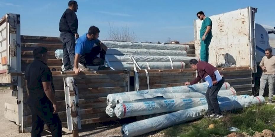 Antalya Büyükşehir'den üreticiye sera naylonu desteği