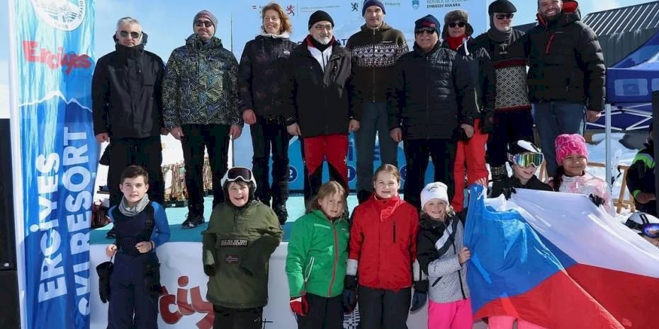 5'nci Diplomatik Kayak Yarışı nefesleri kesti