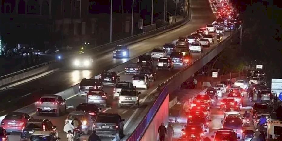 Hizbullah'ın Hamaney'in intikamı saldırısı sonrası İsrail Lübnan'ı hedef aldı