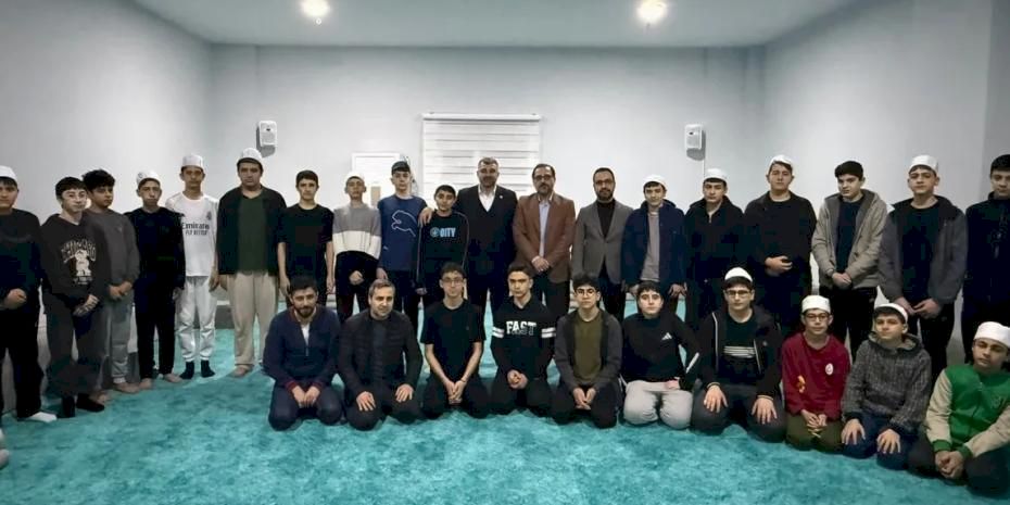 Mardin Milletvekili Faruk Kılıç, Hafız öğrencilerle sahurda buluştu