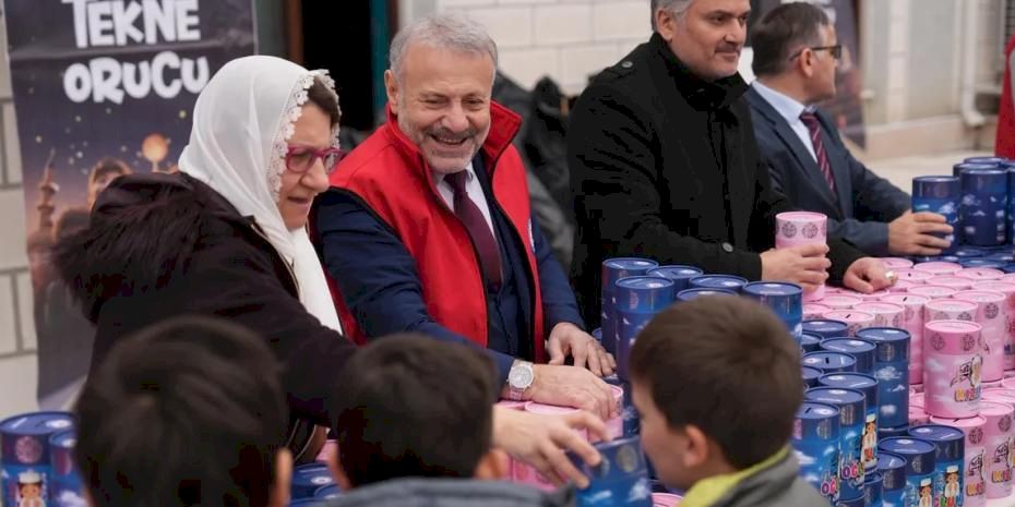 Trabzon'da binlerce çocuk Ramazan’ı 'Tekne Orucu'yla tanıdı