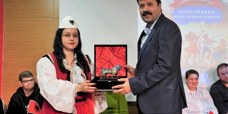 Ankara Keçiören 'sese güç ver'di