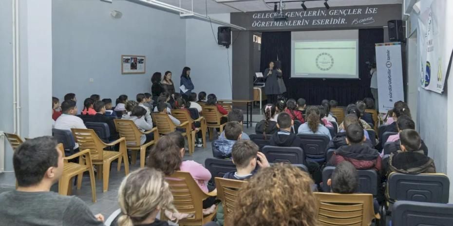 İzmir’de çocuklar iklim için harekete geçti