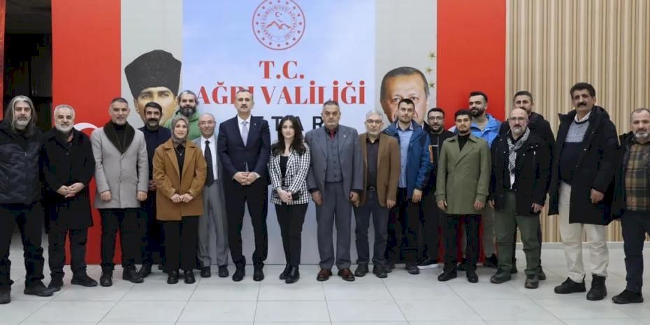 Ağrı Valisi Önder Bozkurt basın mensuplarıyla iftarda buluştu