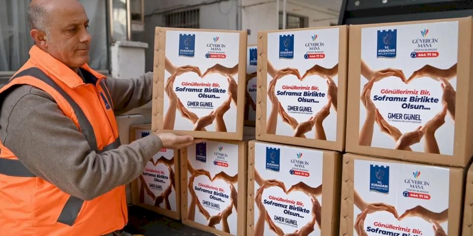 Kuşadası’nda Gönüller Bir, Sofralar Birlikte