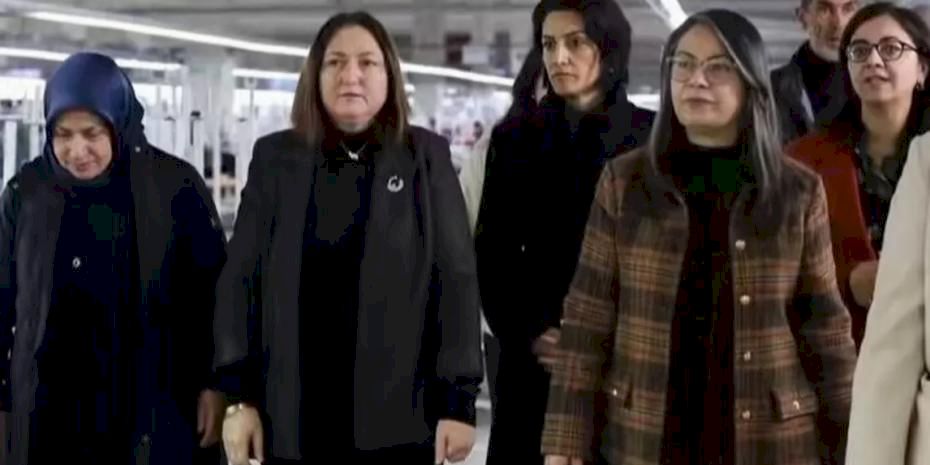 Ağrı Belediyesi'nden kadın çalışanlara ziyaret