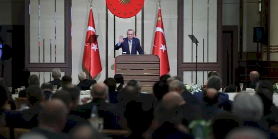Erdoğan esnafla iftarda buluştu: Bölgesel türbülanstan başarıyla çıkacağız