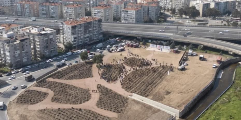 İzmir İtfaiyesi Korusu için ilk fidanlar toprakla buluştu