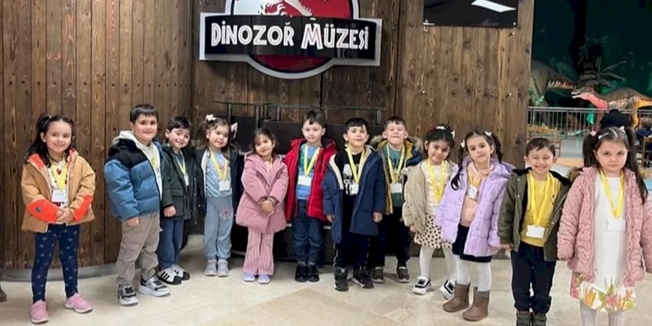 İstanbul'da kreş öğrencileri, dinozor ve oyuncak müzesini ziyaret etti