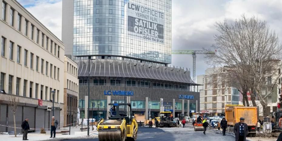 Malatya’da çarşı merkezinde asfalt çalışması