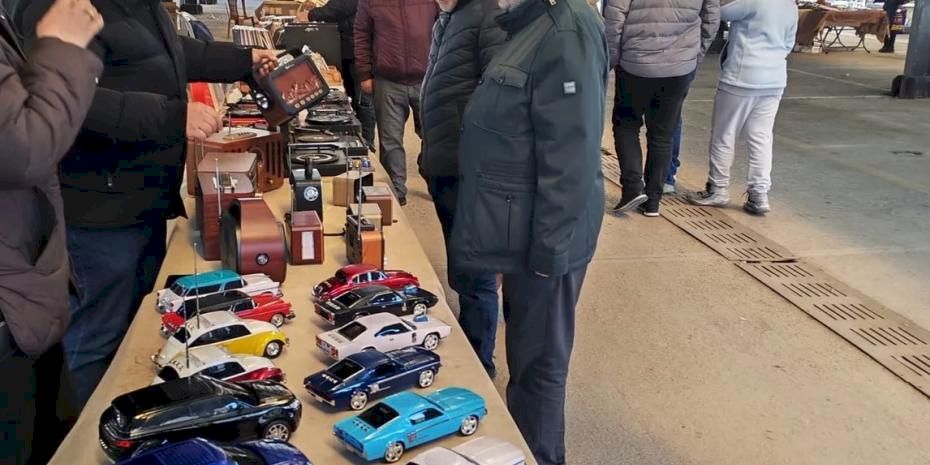 Mustafa Yalçın'dan Antika Pazarı'na büyük ilgi