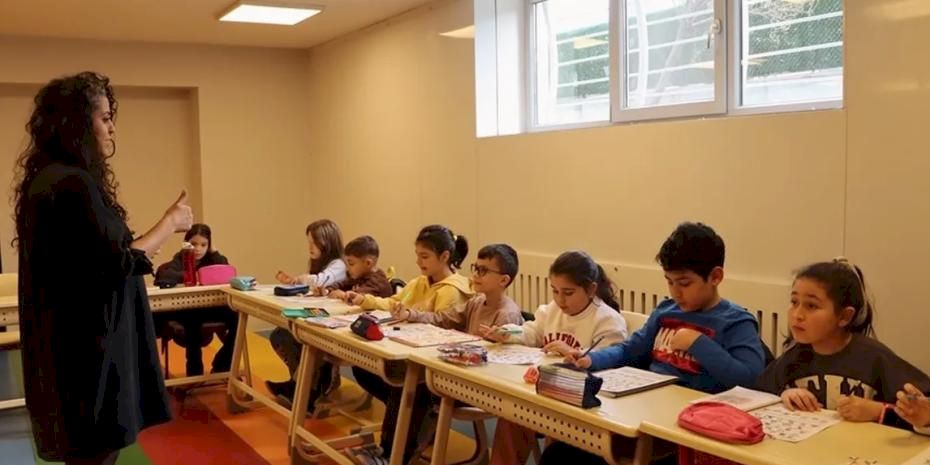 İstanbul Maltepe'de dil kurslarıyla geleceğe hazırlanıyorlar