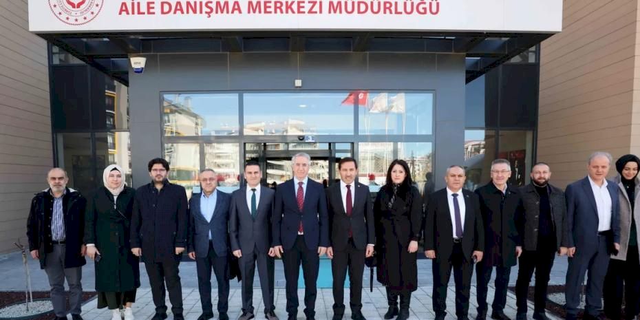 AK Parti MKYK Üyesi Mücahit Yanılmaz Karatay’da ziyaretlerde bulundu