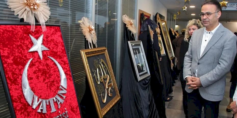 İzmir’de 'Sanatın Diliyle Değerlerimiz' sergisi açıldı